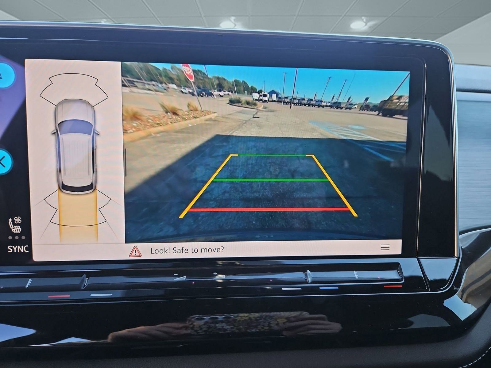 Used 2025 Volkswagen Atlas Cross Sport SE image 25