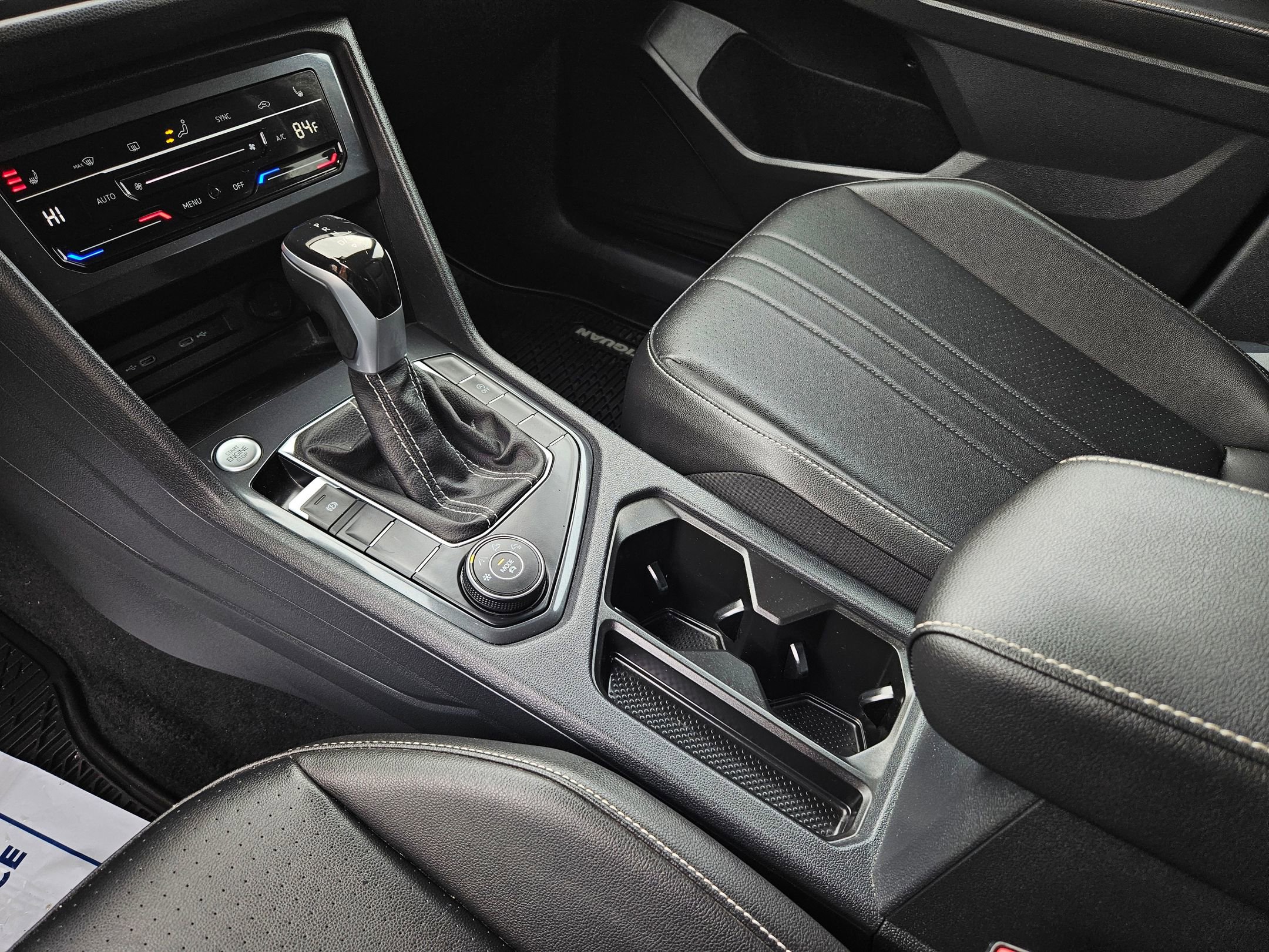 Used 2022 Volkswagen Tiguan SE image 13