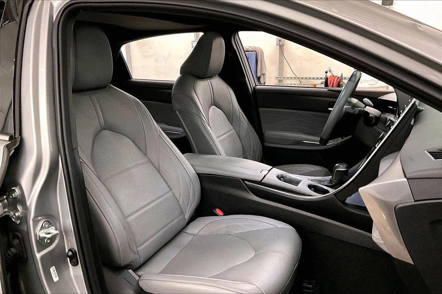 Used 2022 Toyota Avalon Limited w/ Advanced Safety Package image 7