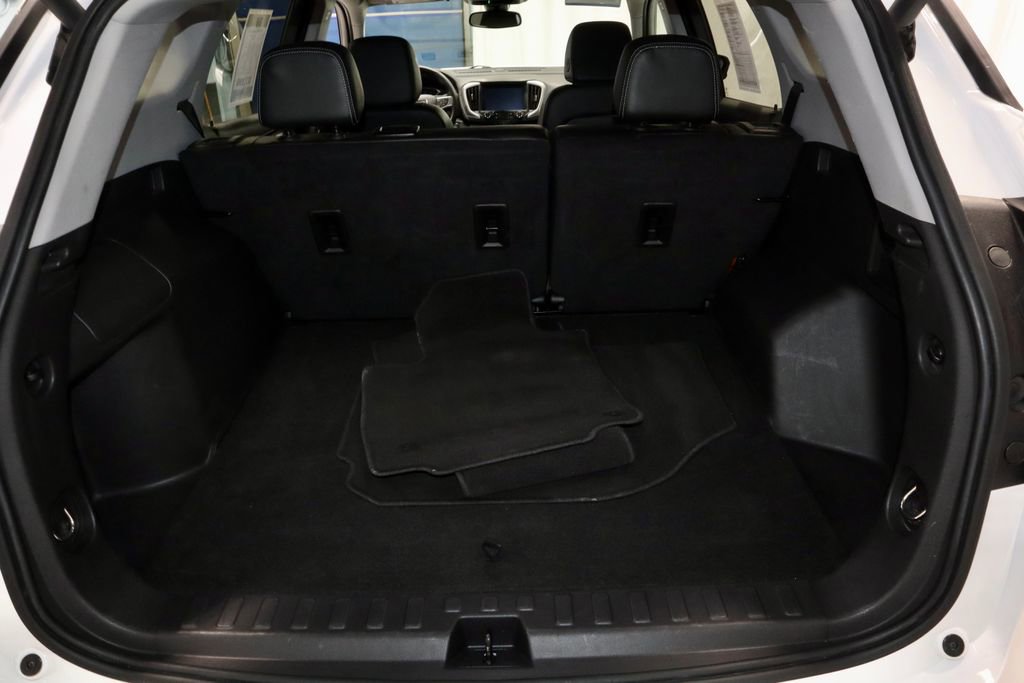 Used 2024 GMC Terrain SLT AWD/4WD image 14