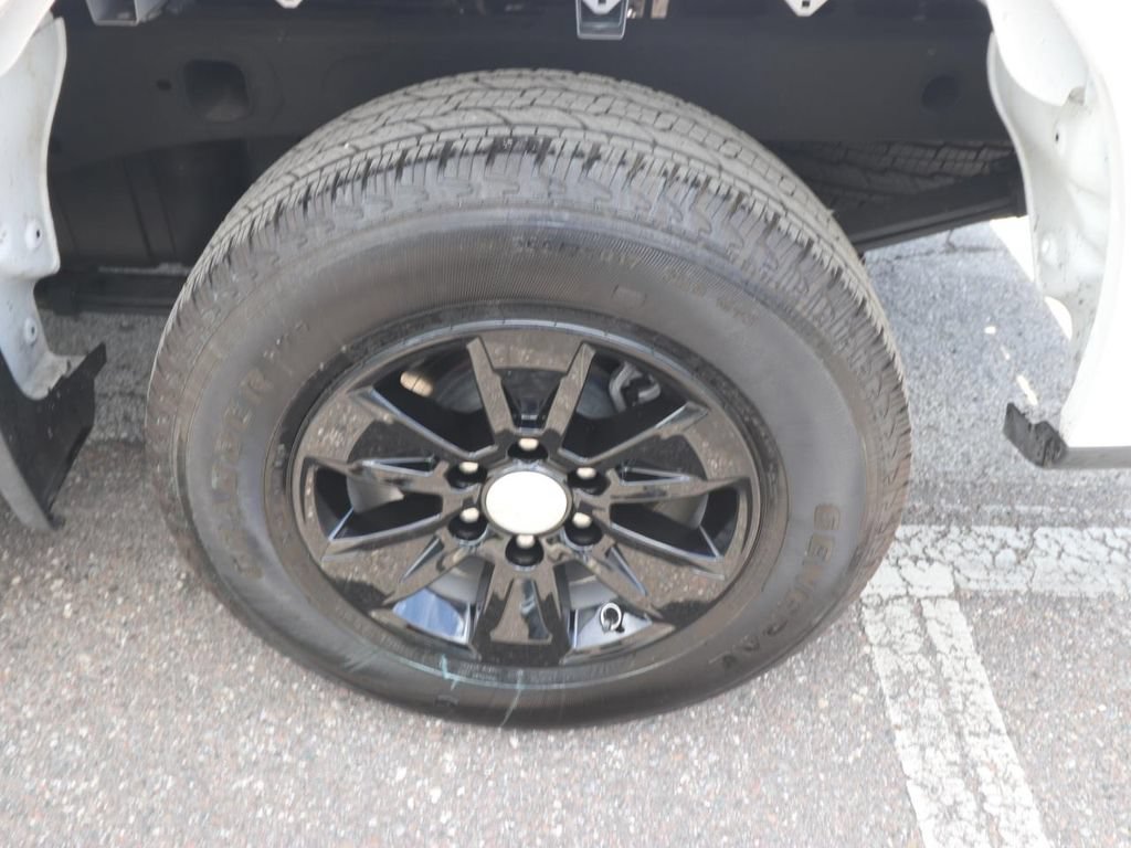 Used 2025 Chevrolet Silverado 1500 W/T RWD image 12
