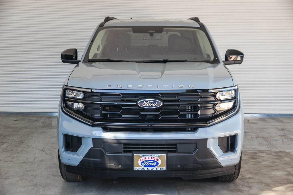 Certified 2025 Ford Expedition Active RWD image 2