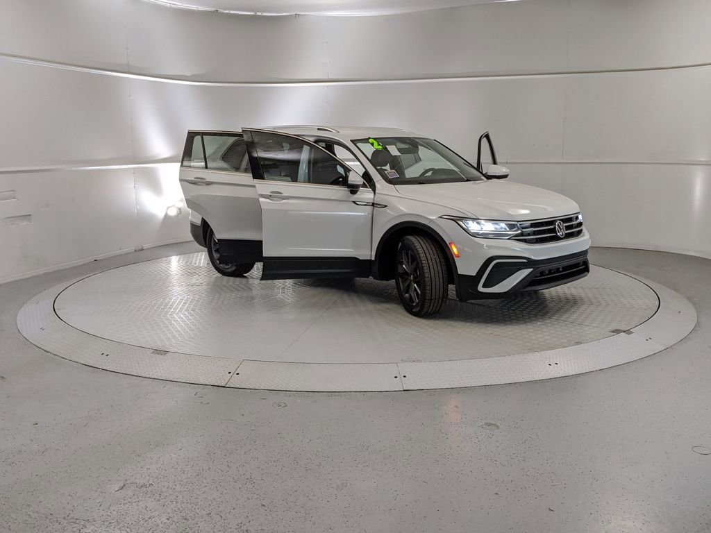 Used 2022 Volkswagen Tiguan SE image 7