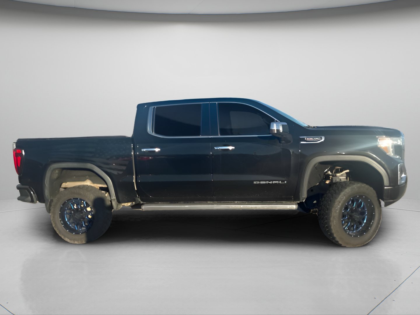 Used 2019 GMC Sierra 1500 Denali w/ Denali Ultimate Package AWD/4WD image 3