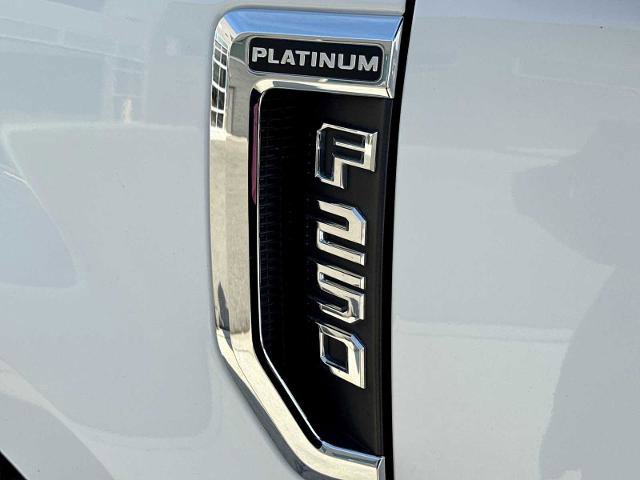 Certified 2022 Ford F250 Platinum w/ FX4 Off-Road Package AWD/4WD image 9