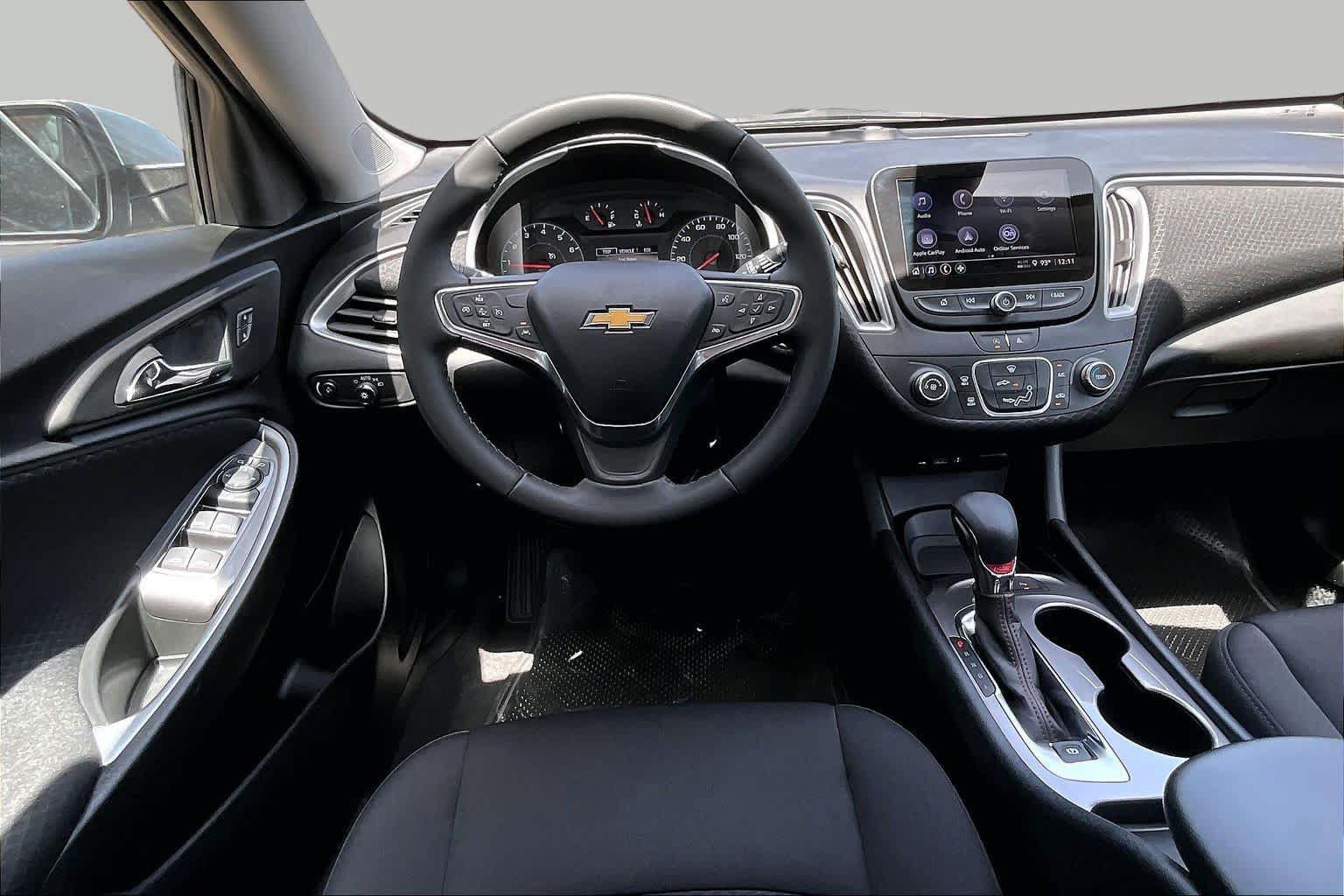 Used 2025 Chevrolet Malibu RS FWD image 8