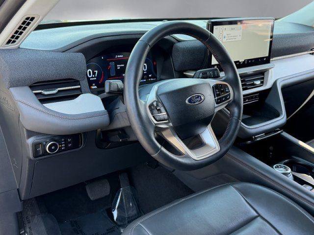 Certified 2025 Ford Explorer Active w/ Active Comfort Package AWD/4WD image 3