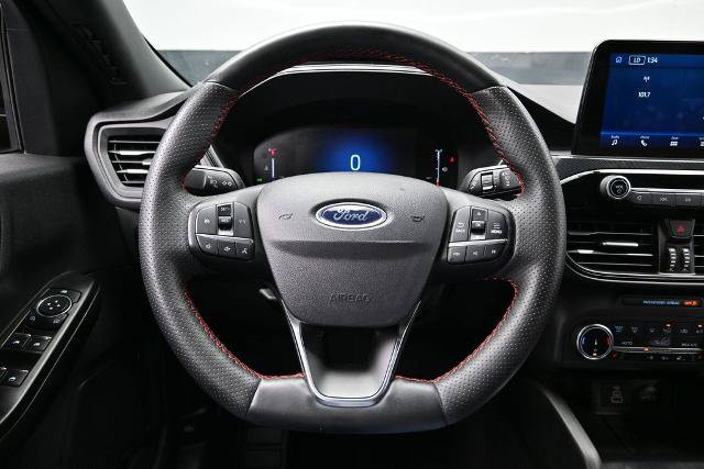 Certified 2025 Ford Escape ST-Line Select AWD/4WD image 18