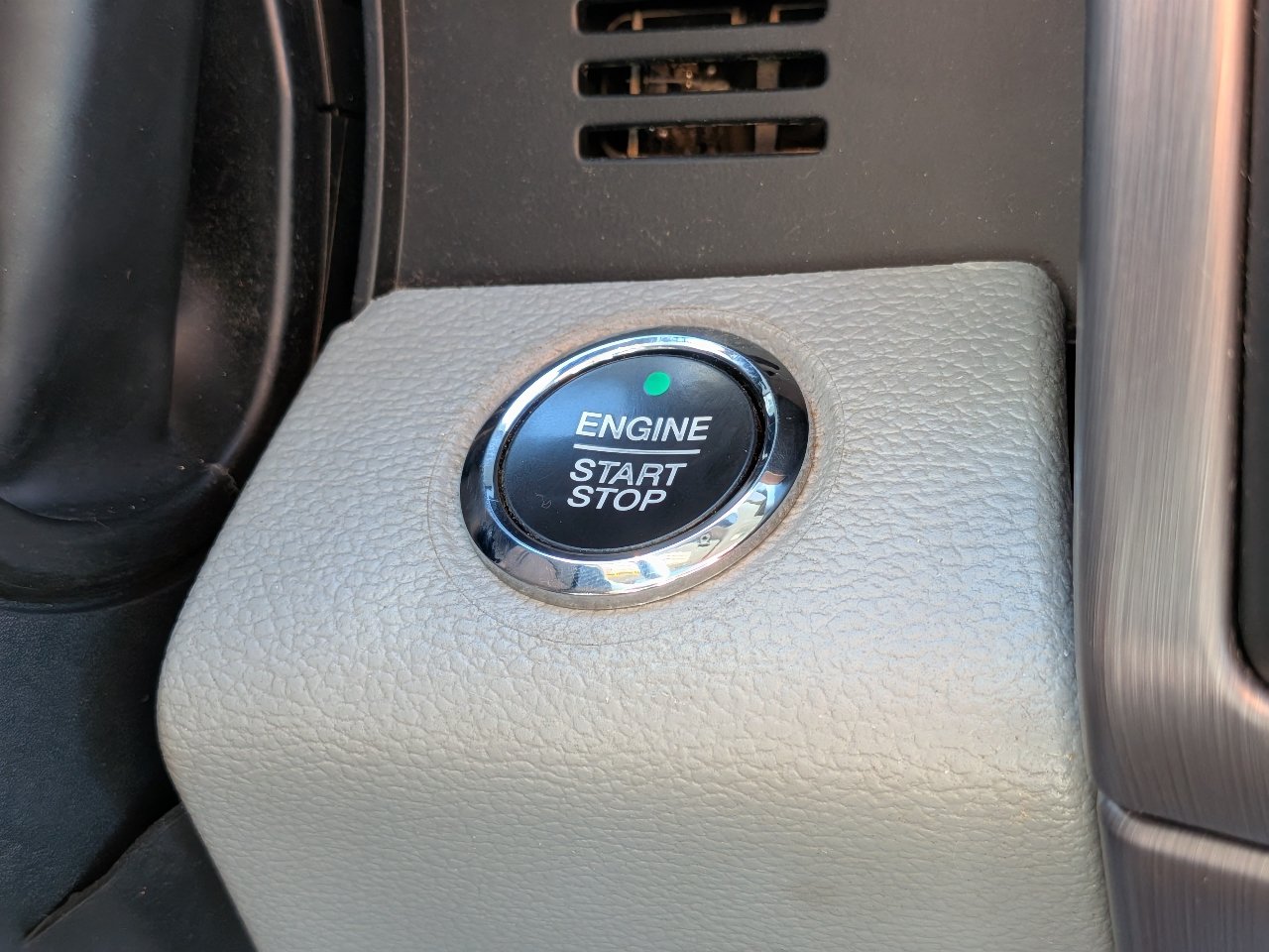 Certified 2022 Ford F250 Limited AWD/4WD image 33