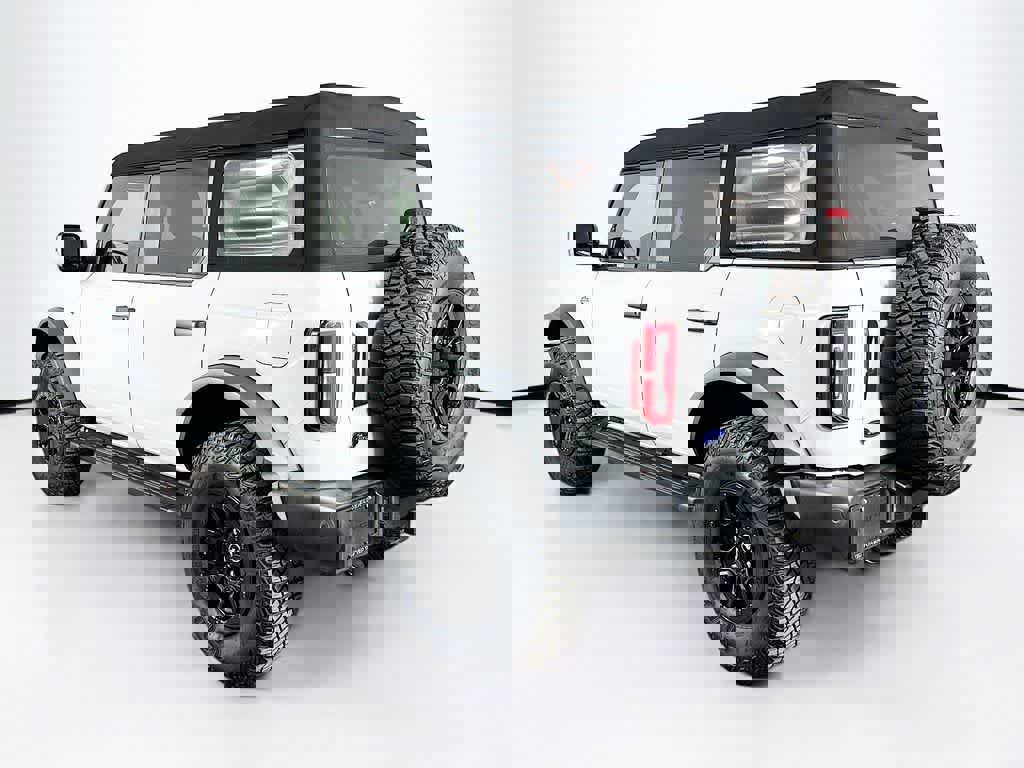 Certified 2023 Ford Bronco Wildtrak image 3