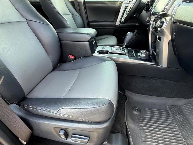 Used 2022 Toyota 4Runner SR5 Premium w/ Moonroof Package AWD/4WD image 10