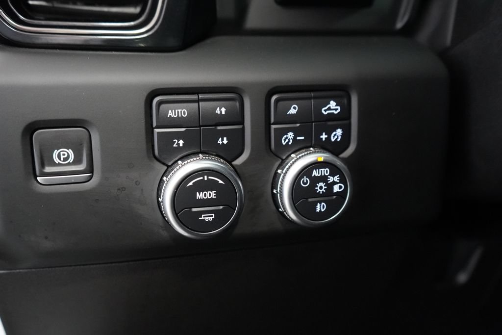 Used 2024 GMC Sierra 2500 AT4X AWD/4WD image 41