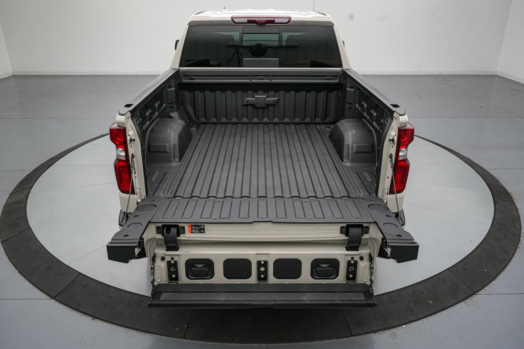 Used 2026 Chevrolet Silverado 1500 High Country AWD/4WD image 6