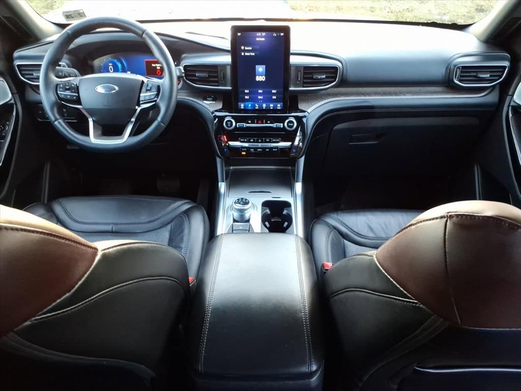 Certified 2022 Ford Explorer Platinum w/ Equipment Group 601A image 10