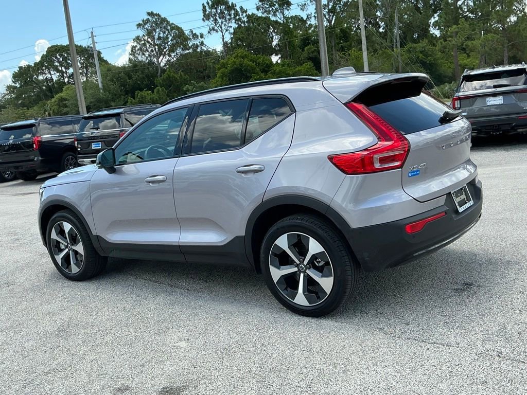 Used 2026 Volvo XC40 B5 Plus AWD/4WD image 4