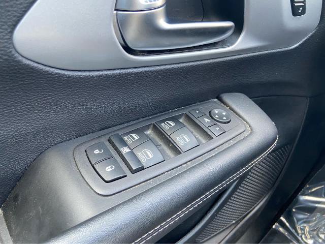 Used 2025 Chrysler Pacifica Limited FWD image 27
