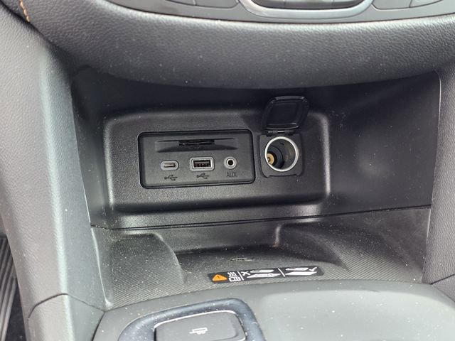 Used 2019 Chevrolet Equinox Premier FWD image 23