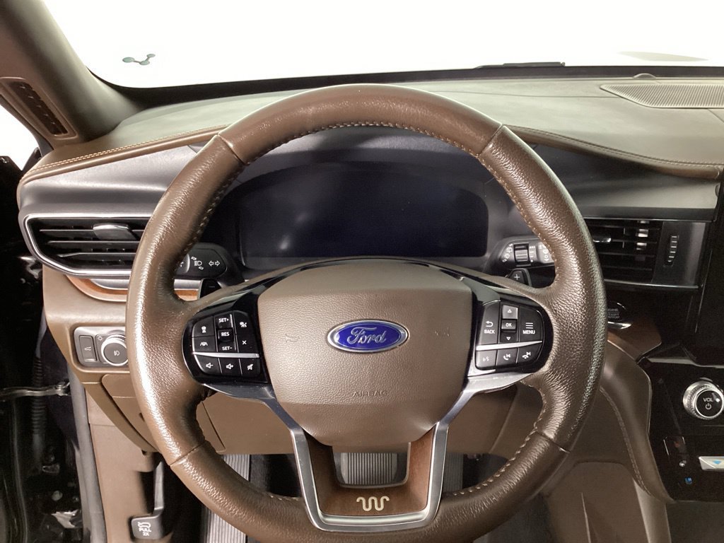 Certified 2021 Ford Explorer King Ranch w/ Premium Technology Package AWD/4WD image 16