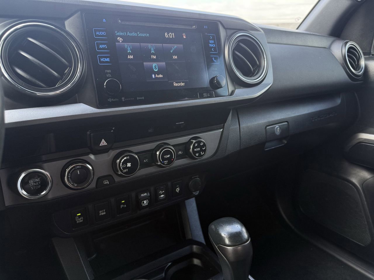 Used 2018 Toyota Tacoma TRD Off-Road w/ Technology Package image 14