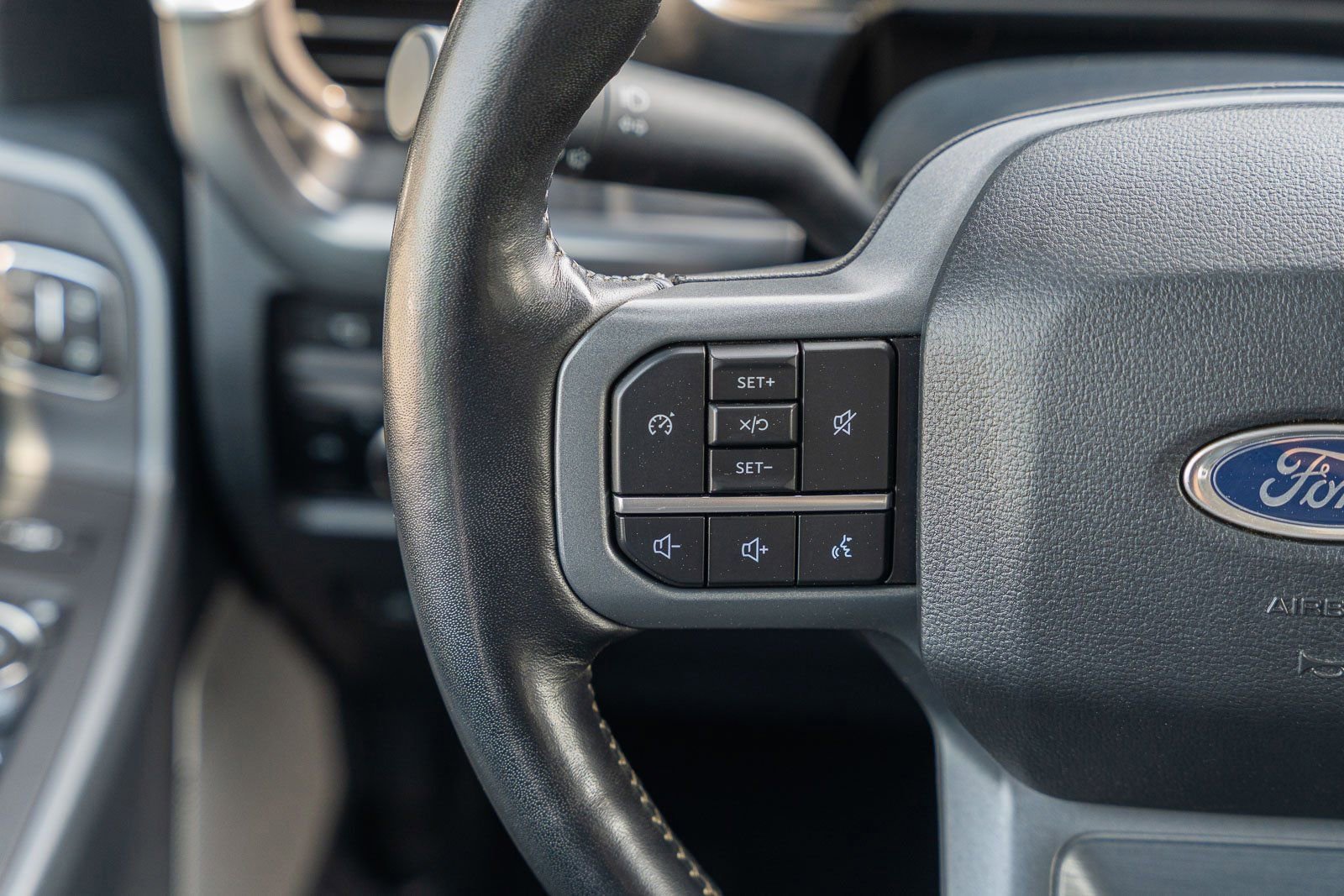 Certified 2024 Ford F250 Lariat image 27