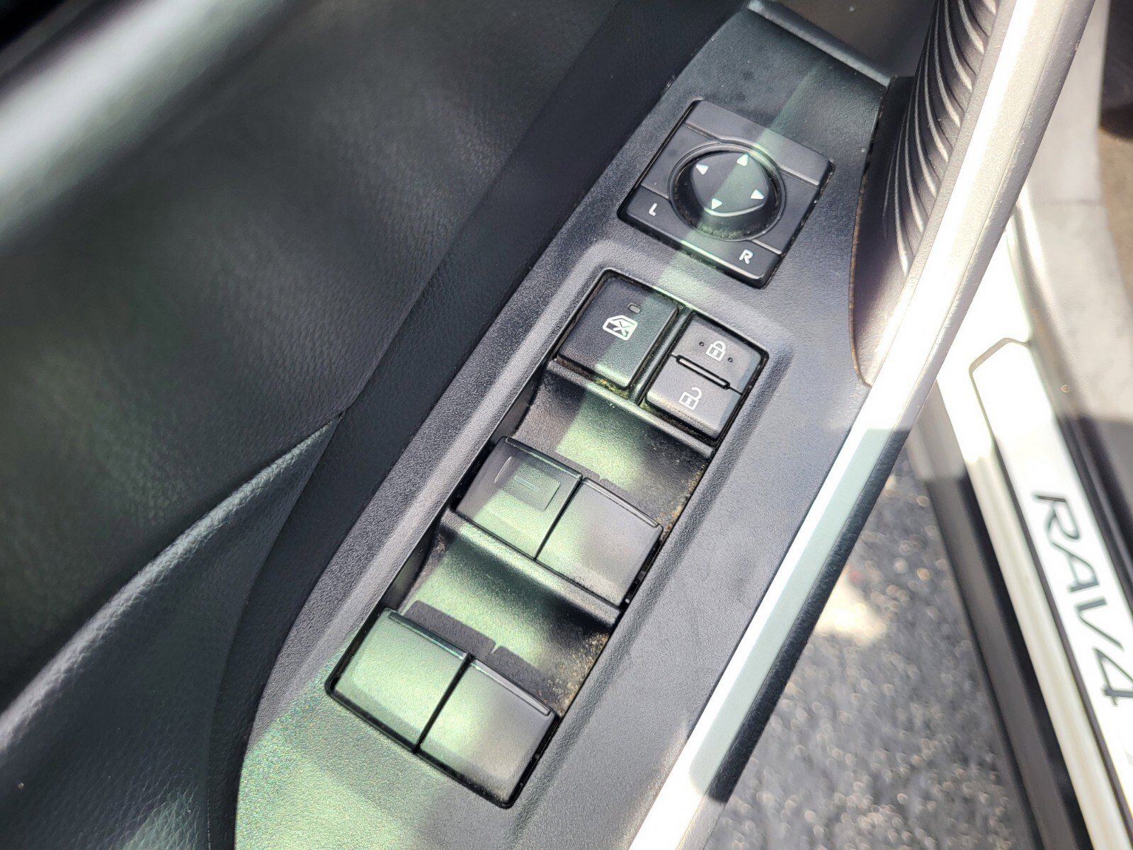 Used 2024 Toyota RAV4 LE FWD image 18