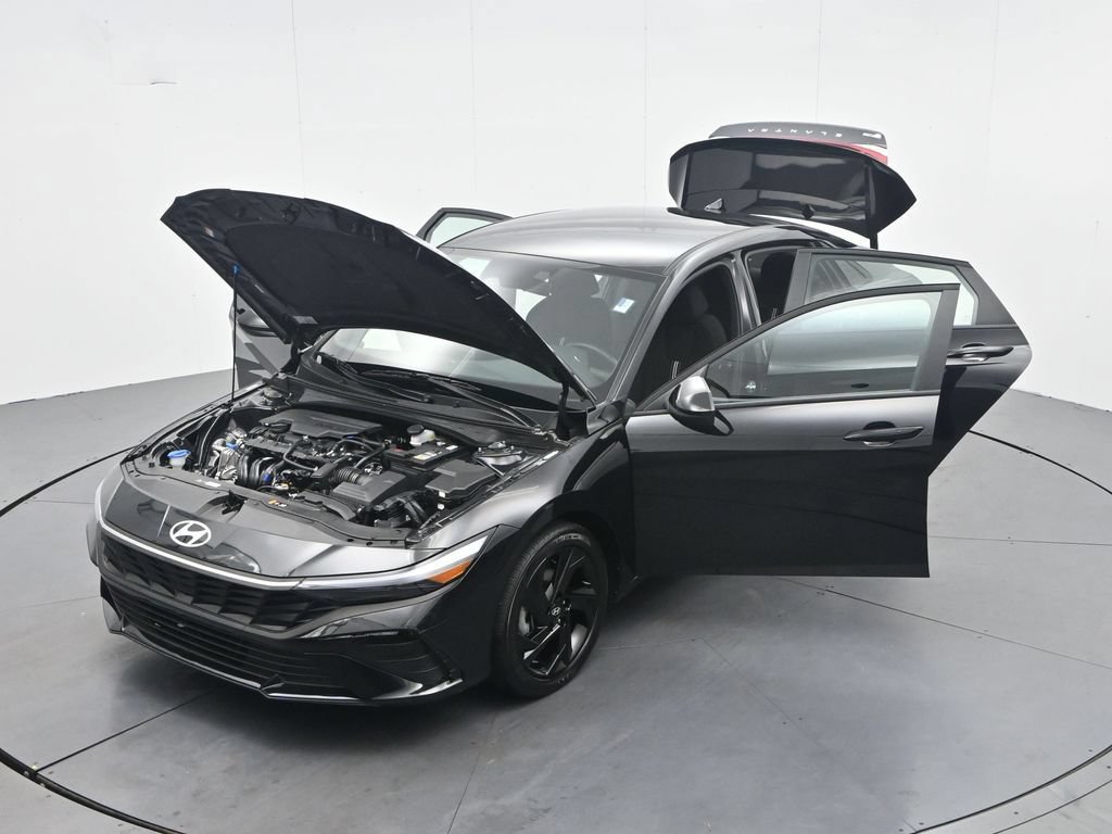 Used 2026 Hyundai Elantra Sport w/ Cargo Package FWD image 40