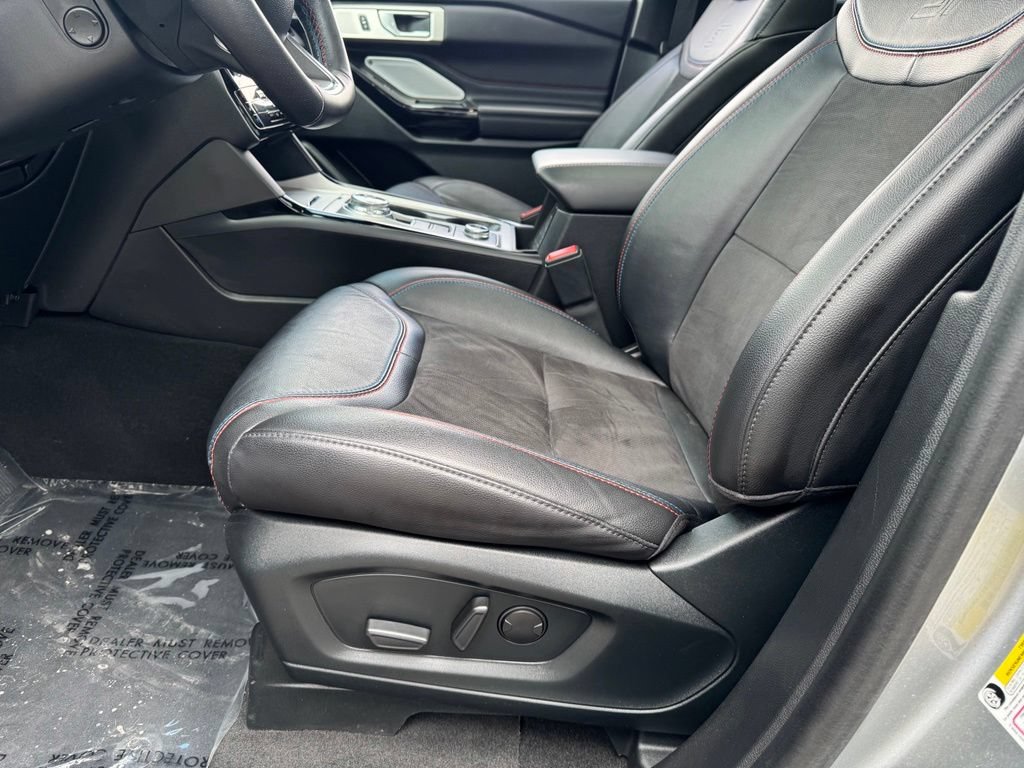 Certified 2023 Ford Explorer ST w/ Technology Package AWD/4WD image 5