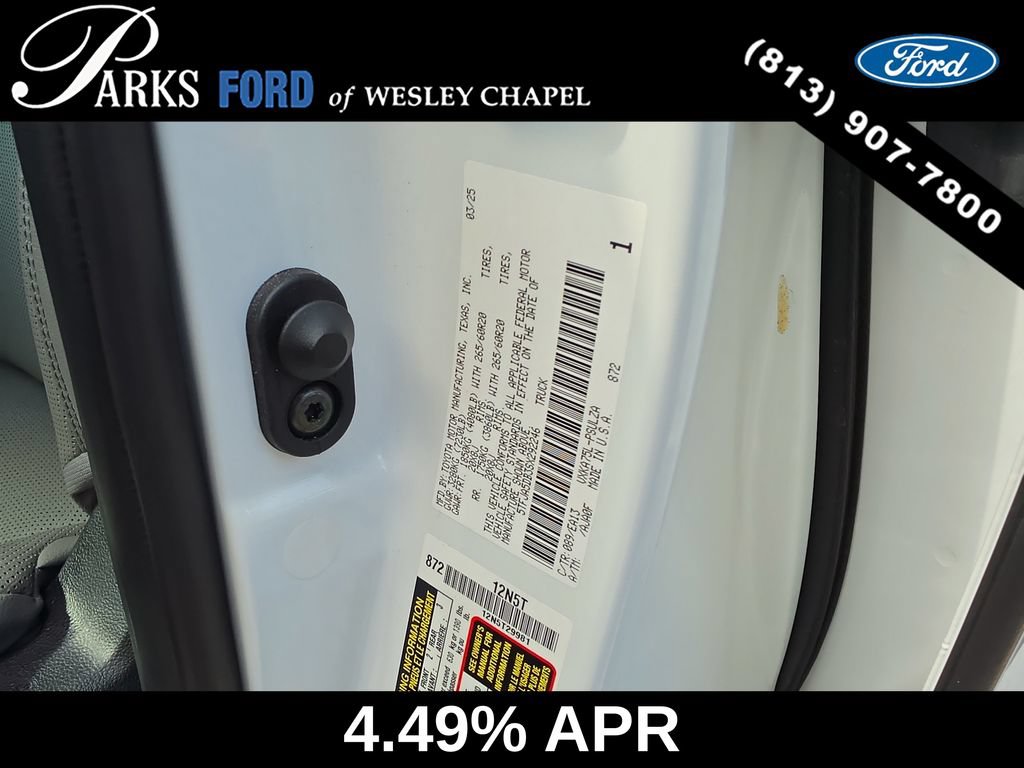 Used 2025 Toyota Tundra Limited AWD/4WD image 32