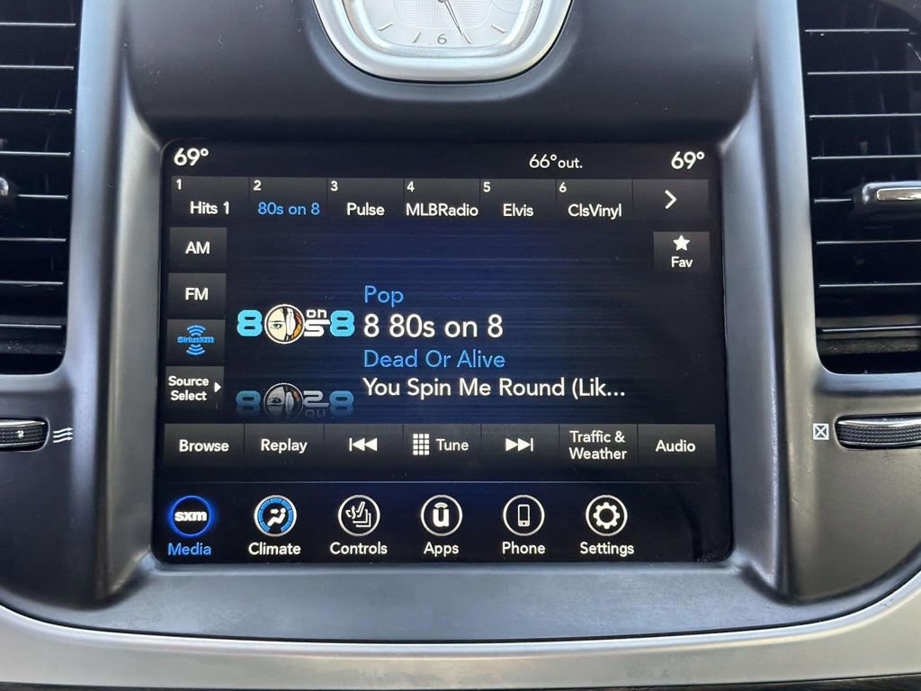 Used 2022 Chrysler 300 Touring L image 13