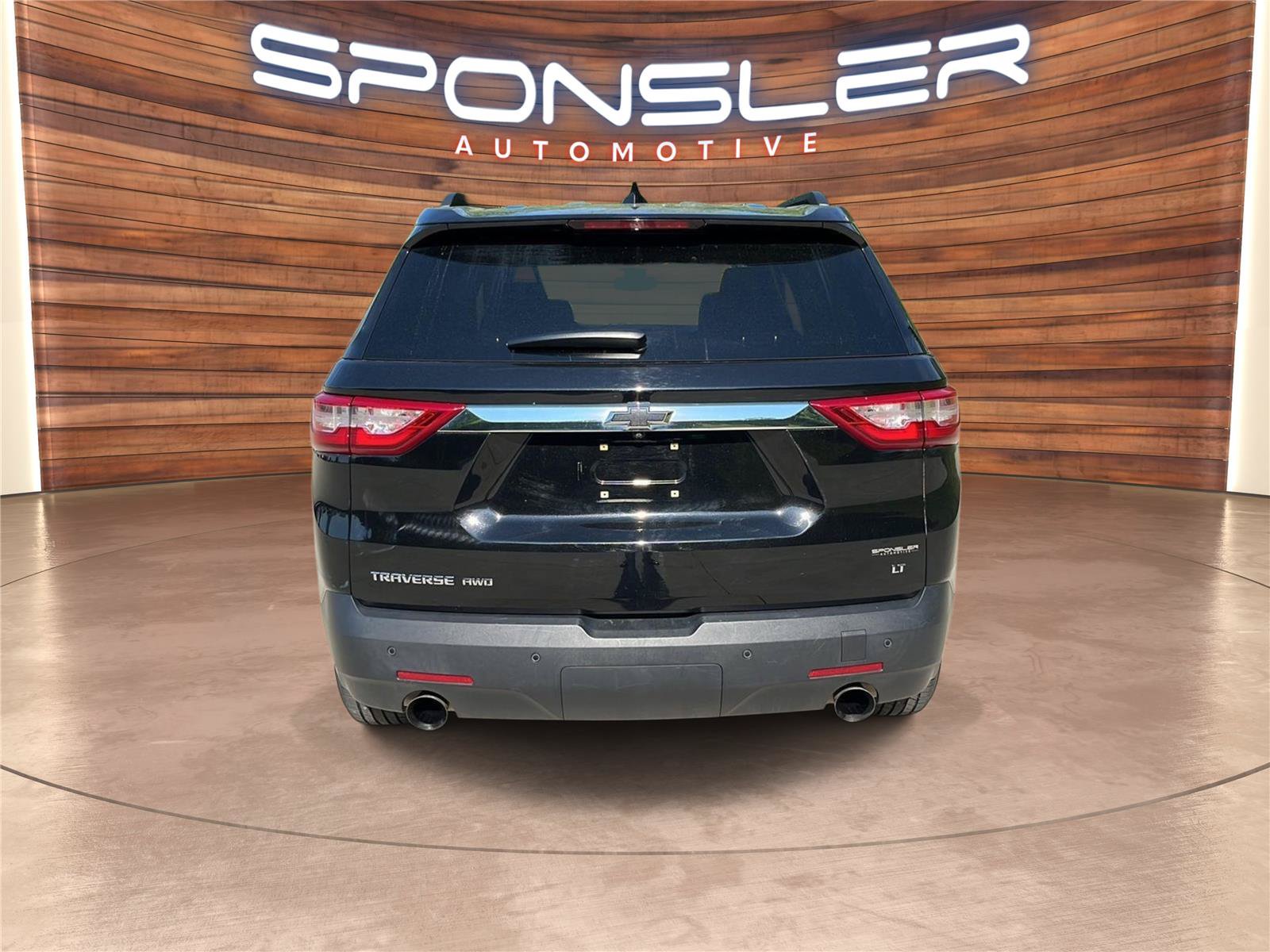 Used 2020 Chevrolet Traverse LT w/ Driver Confidence II Package AWD/4WD image 6