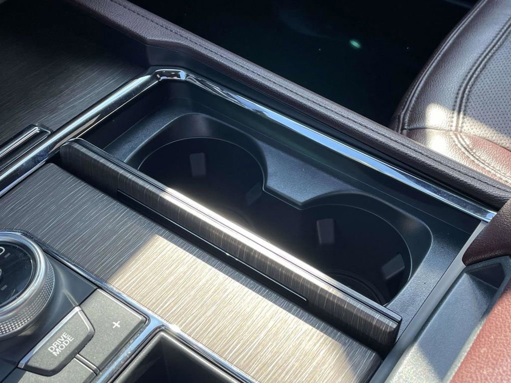 Certified 2024 Ford Expedition Limited image 29