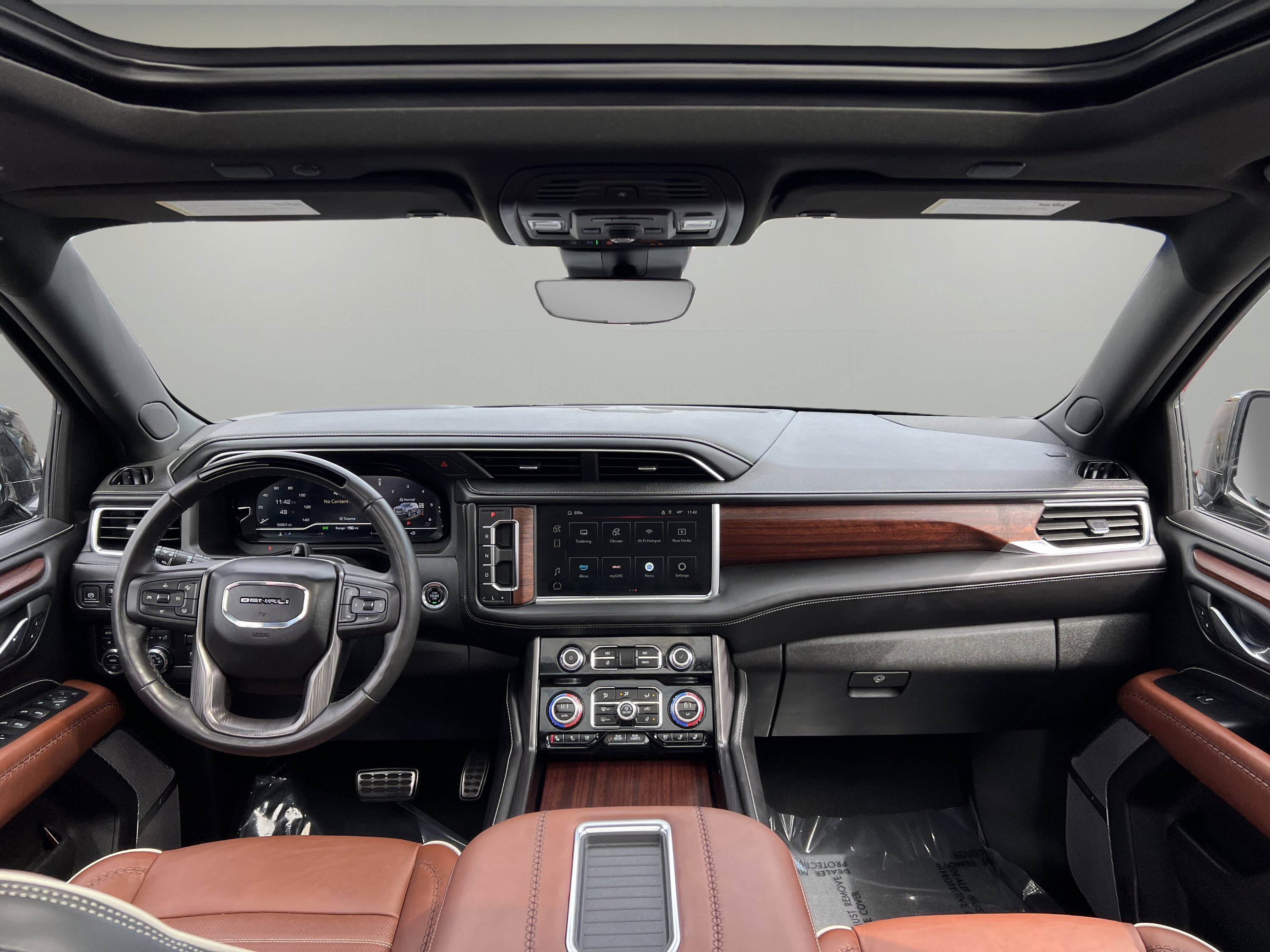 Used 2023 GMC Yukon XL Denali Ultimate image 11