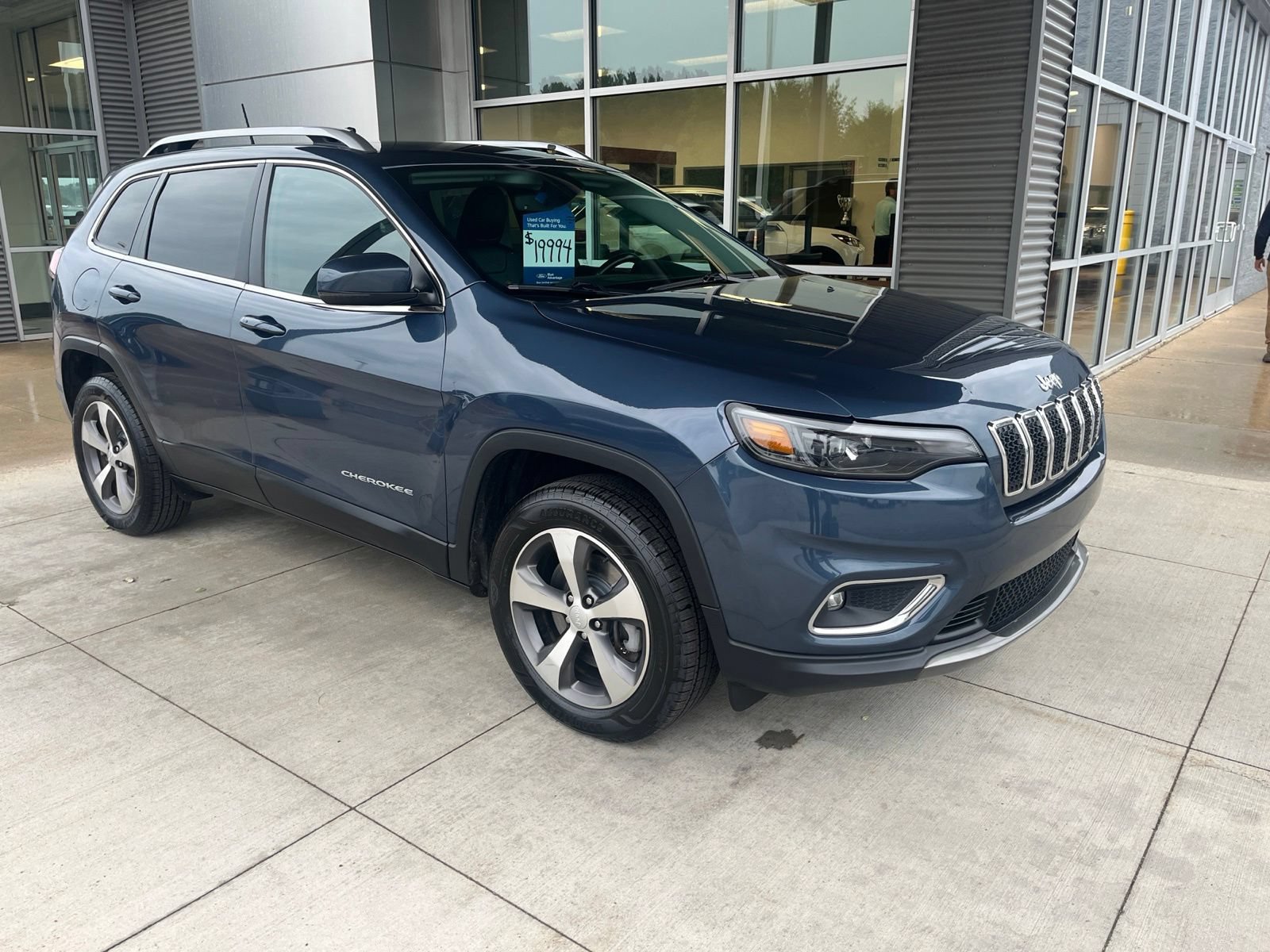 Used 2020 Jeep Cherokee Limited w/ Trailer Tow Group AWD/4WD image 7