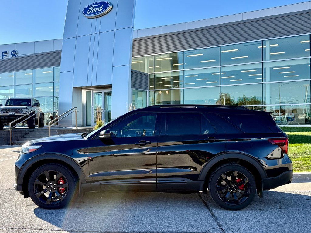 Certified 2020 Ford Explorer ST w/ ST Street Pack image 5