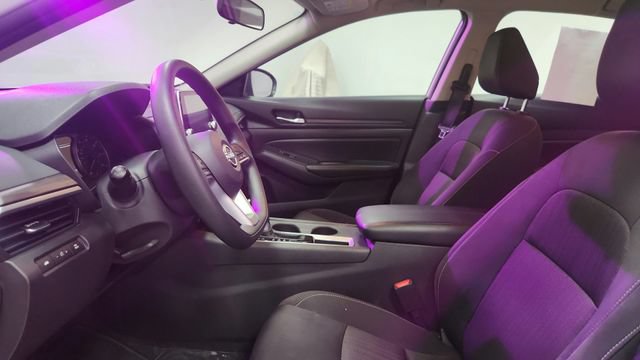 Used 2025 Nissan Altima 2.5 SV FWD image 9