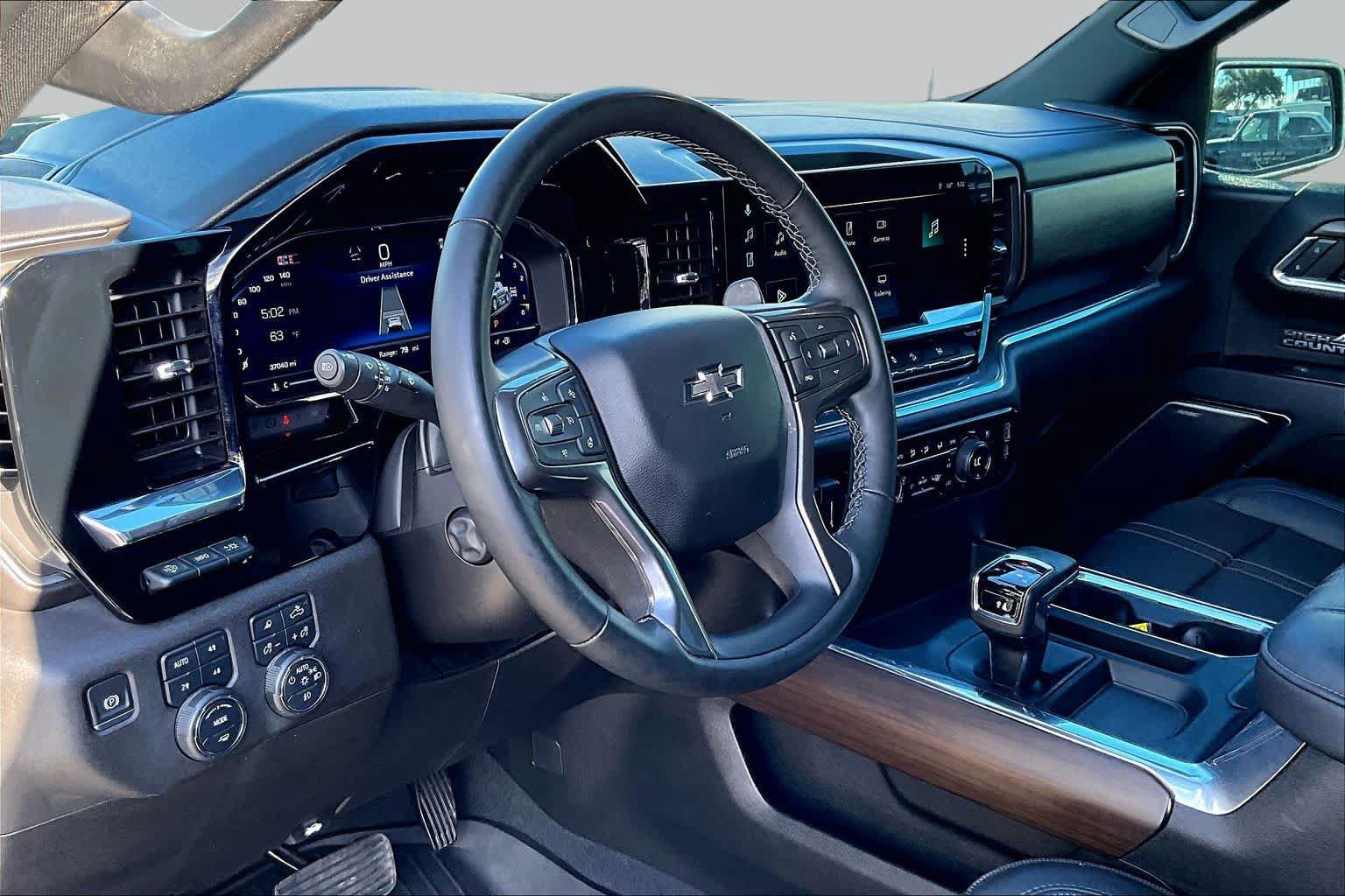 Used 2024 Chevrolet Silverado 1500 High Country w/ Midnight Edition AWD/4WD image 18