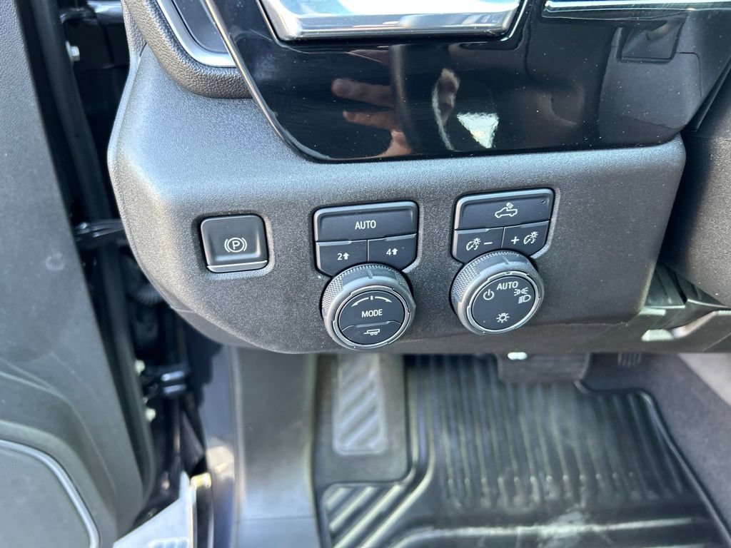 Used 2023 Chevrolet Silverado 1500 LT AWD/4WD image 14