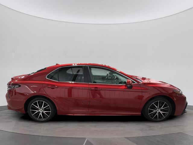 Used 2024 Toyota Camry SE image 6
