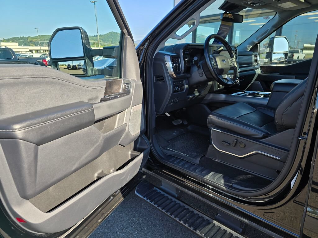 Certified 2023 Ford F350 Lariat w/ Lariat Ultimate Package AWD/4WD image 17