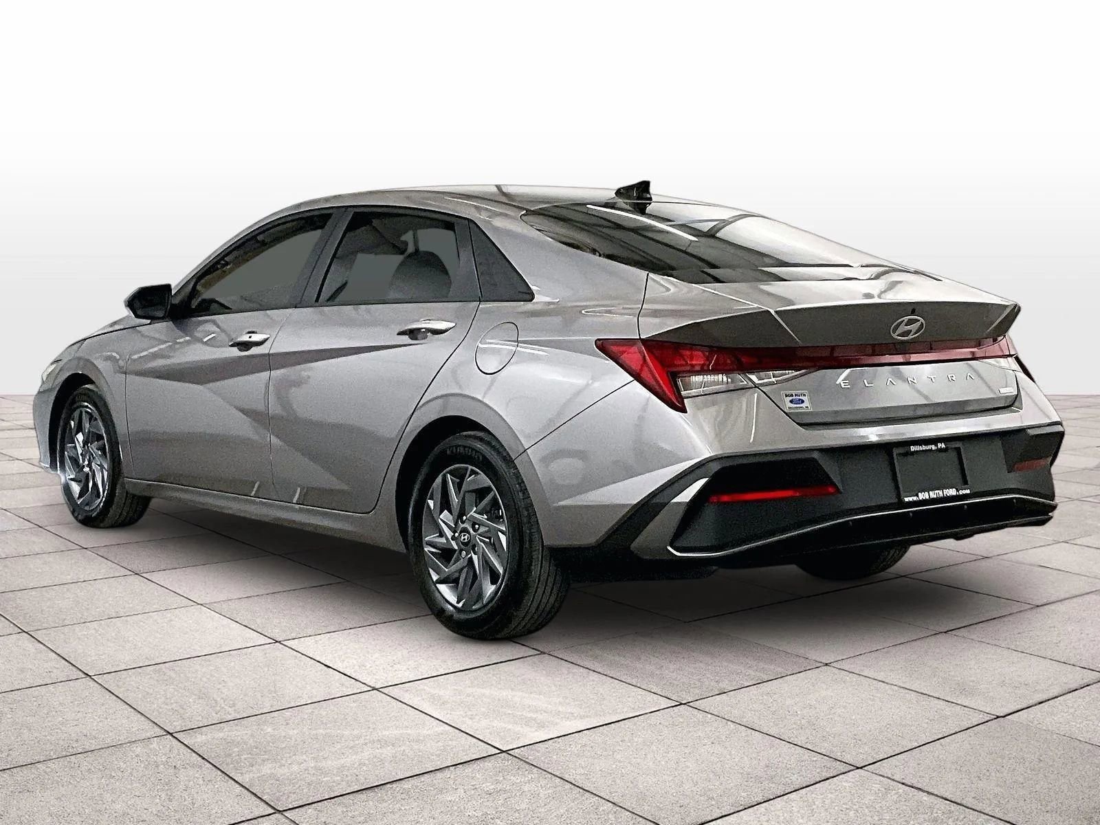 Used 2025 Hyundai Elantra Blue image 10