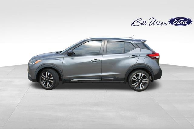 Used 2020 Nissan Kicks SR image 2