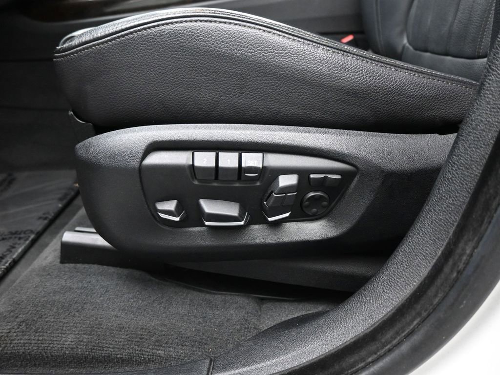 Used 2018 BMW X5 xDrive40e w/ M Sport Package image 11