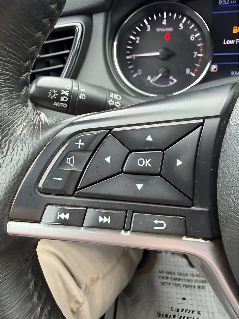Used 2018 Nissan Rogue SL AWD/4WD image 23
