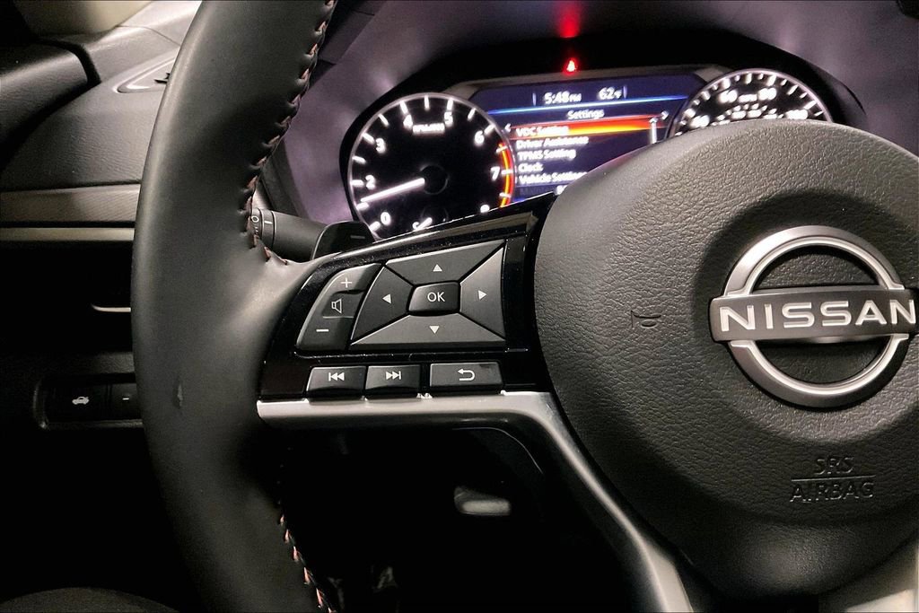 Used 2025 Nissan Altima 2.5 SR image 17