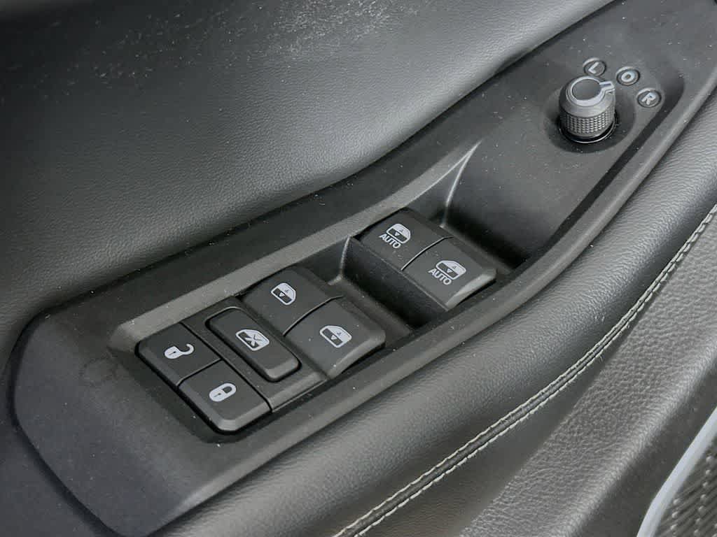 Used 2022 Jeep Grand Cherokee L Laredo w/ Luxury Tech Group I AWD/4WD image 29