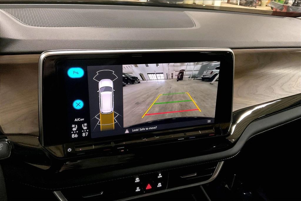 Used 2025 Volkswagen Atlas SE image 20