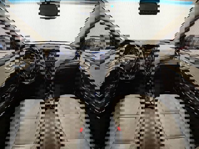 Used 2017 Hyundai Santa Fe Sport image 2