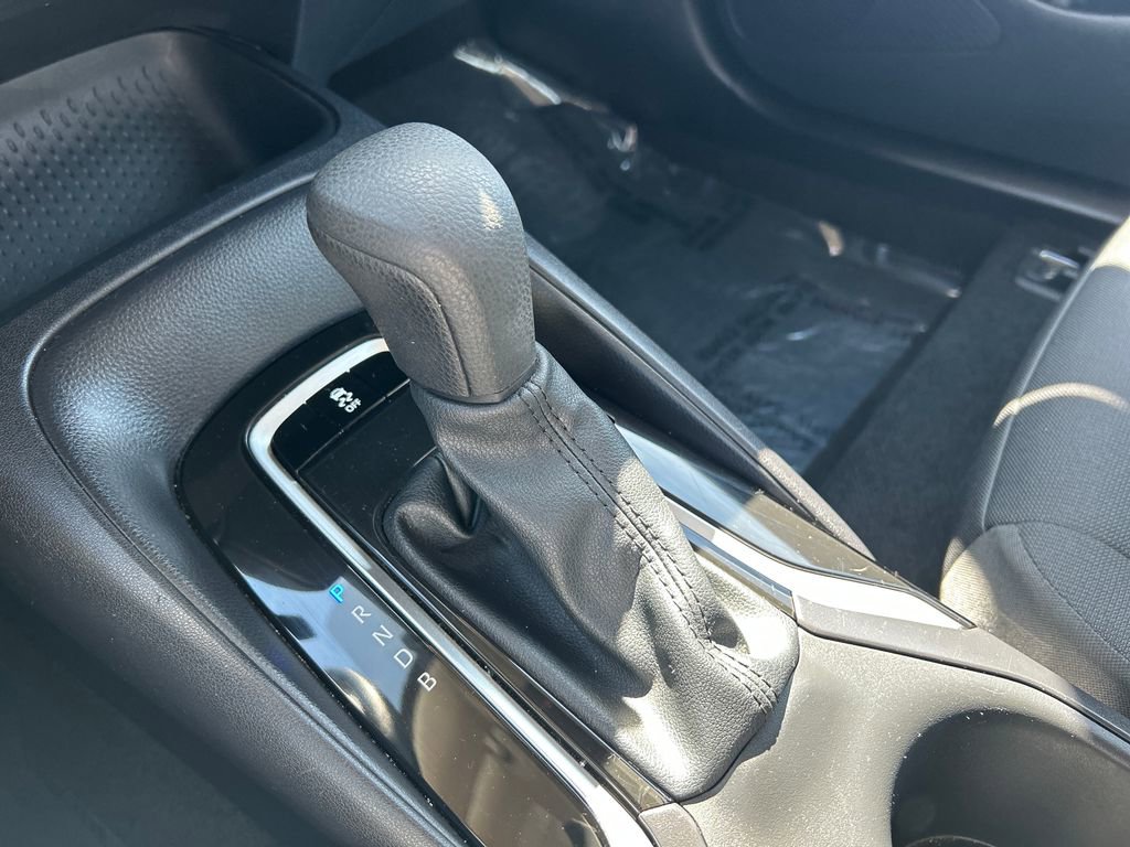 Used 2025 Toyota Corolla LE FWD image 30