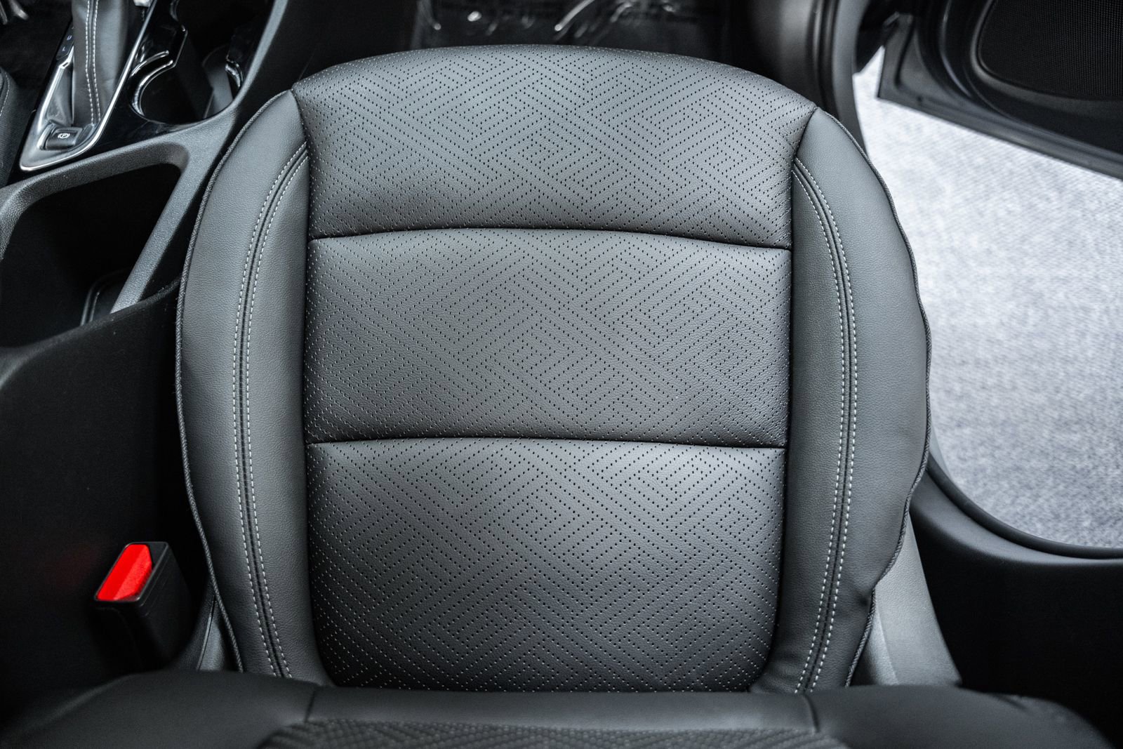 Used 2023 Buick Encore GX Essence w/ Experience Buick Package image 35