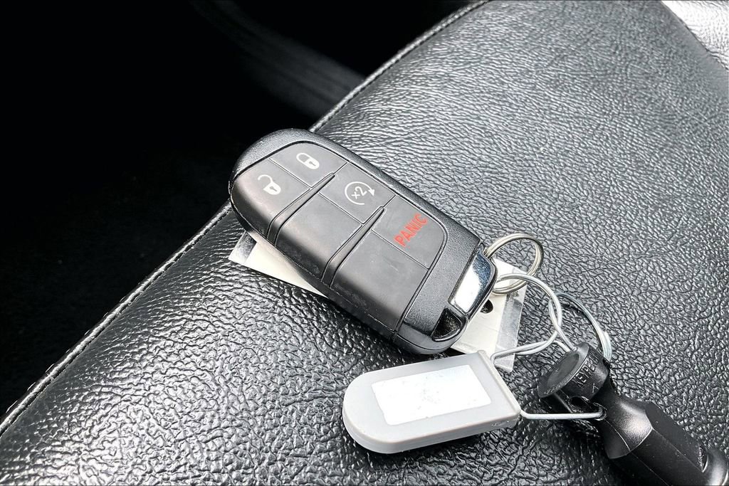Used 2022 Jeep Compass Limited AWD/4WD image 11